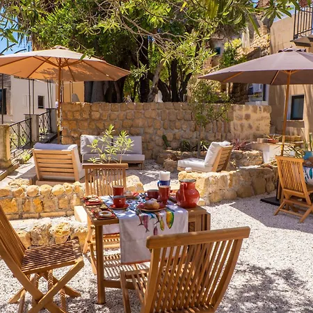 Affittacamere Amoroso - Ospitalità Mediterranea 4*